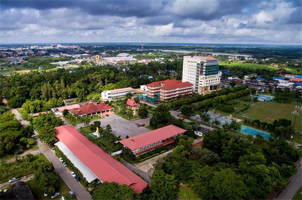 加拉信皇家大学,海内外教育,泰国大学